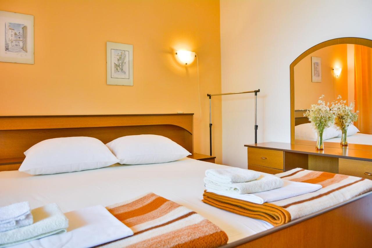 Anka Prpic Appartement Senj  Buitenkant foto